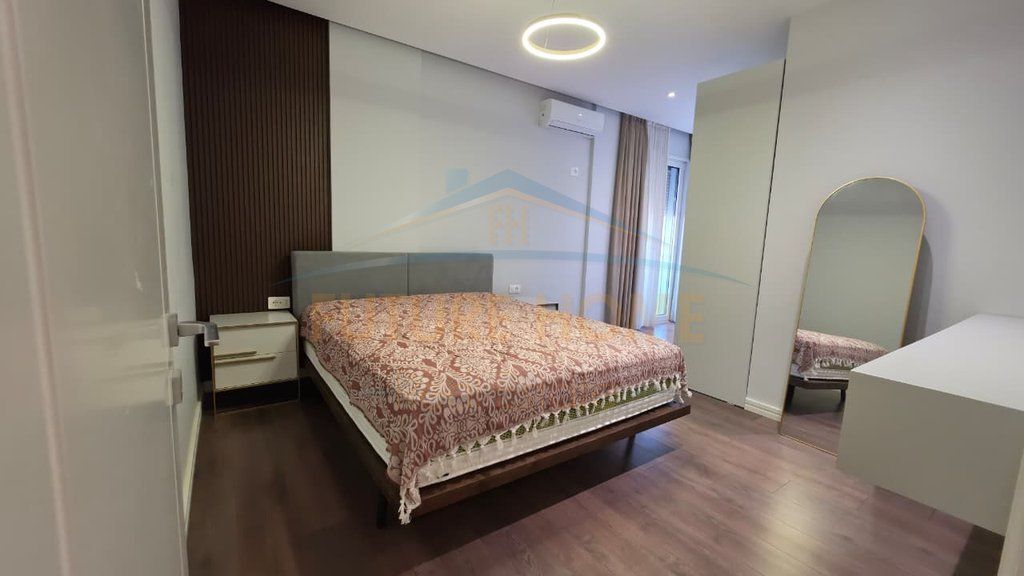 Shitet, Apartament 2+1, Liqeni i Thate, Tirane.