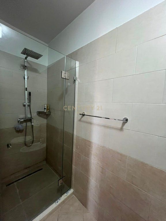 APARTAMENT 2+1 NË SHITJE | BULEVARDI ZHAN D'ARK, SHUME PRANË MATERNITETIT TË RI!!