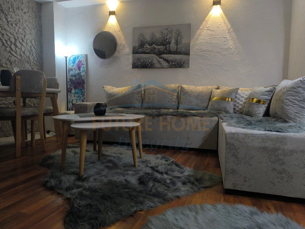 Affitto, Appartamento 2+1, Castello di Tirana, Tirana.