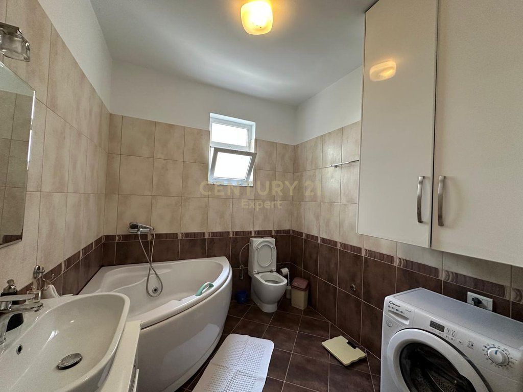 Apartament 3+1+2 Per Qira Tek Vilat Gjermane. 650 € /Muaj