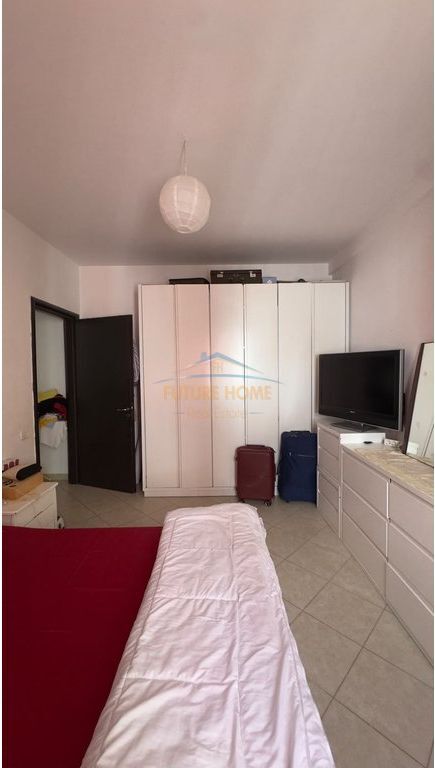 Shitet, Apartament 2+1+2 Poste Parkimi, Kodra e Diellit, Tiranë