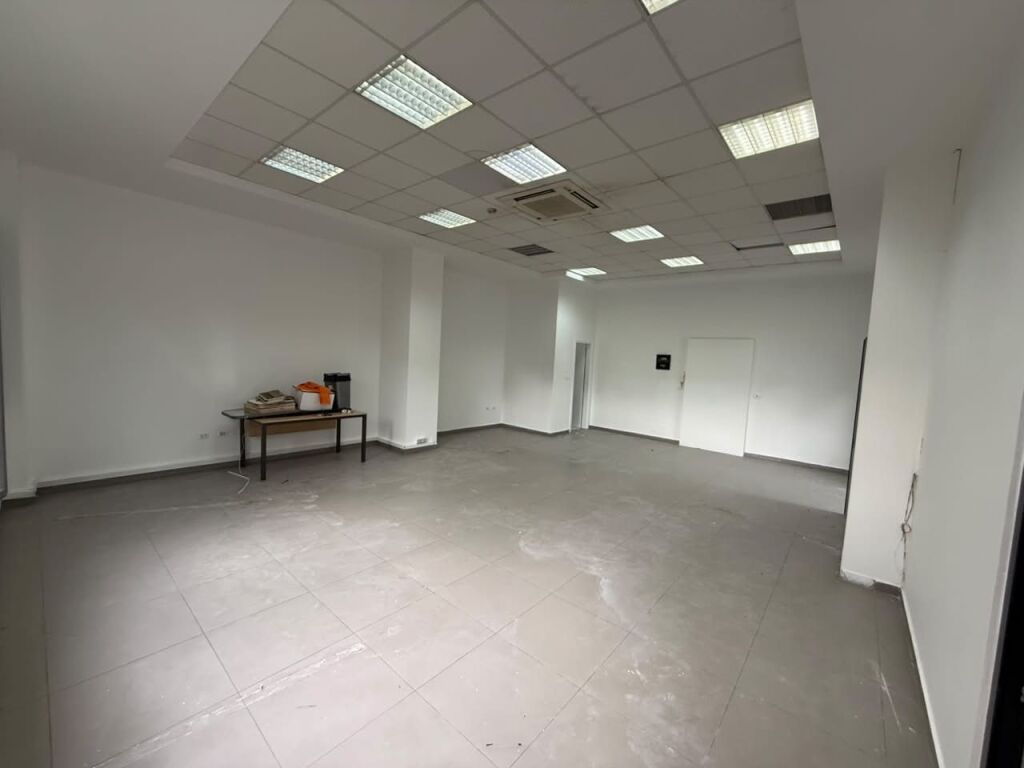 📣 **JEPET ME QIRA AMBIENT ZYRE + 1 POST PARKIMI**