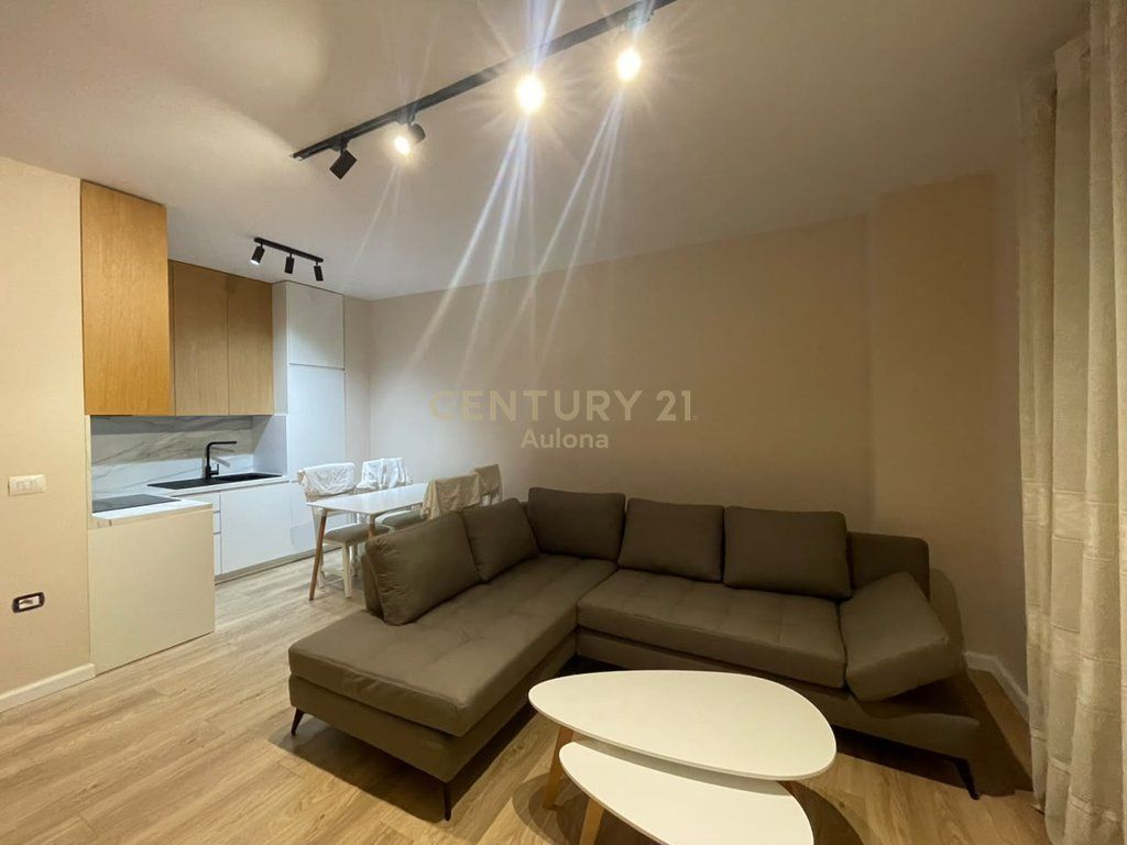 APARTAMENT 1+1 PRANE KRISTAL CENTRE PER QIRA, TIRANE!!!
