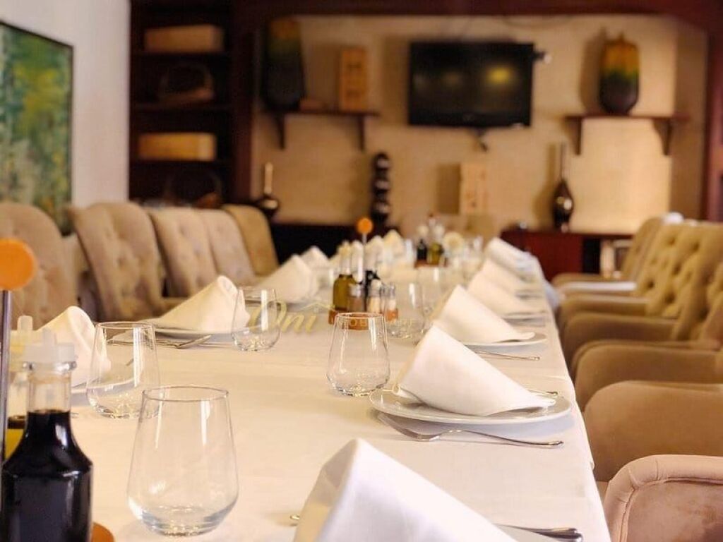 BRRYLI JEPET RESTORANT PER QERA 400M2