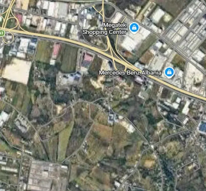 Shitet toke tek Megatek , Vore , City Park , Kashar .