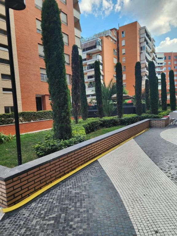 2 poste parkimi per qira --Kompleksi Delijorgji