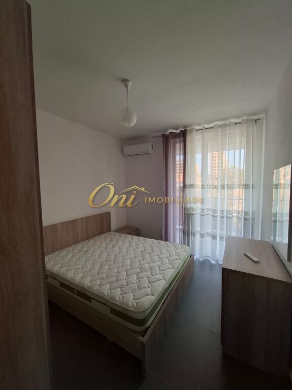 RRUGA 5 MAJI APARTAMENT PER QERA 3+1