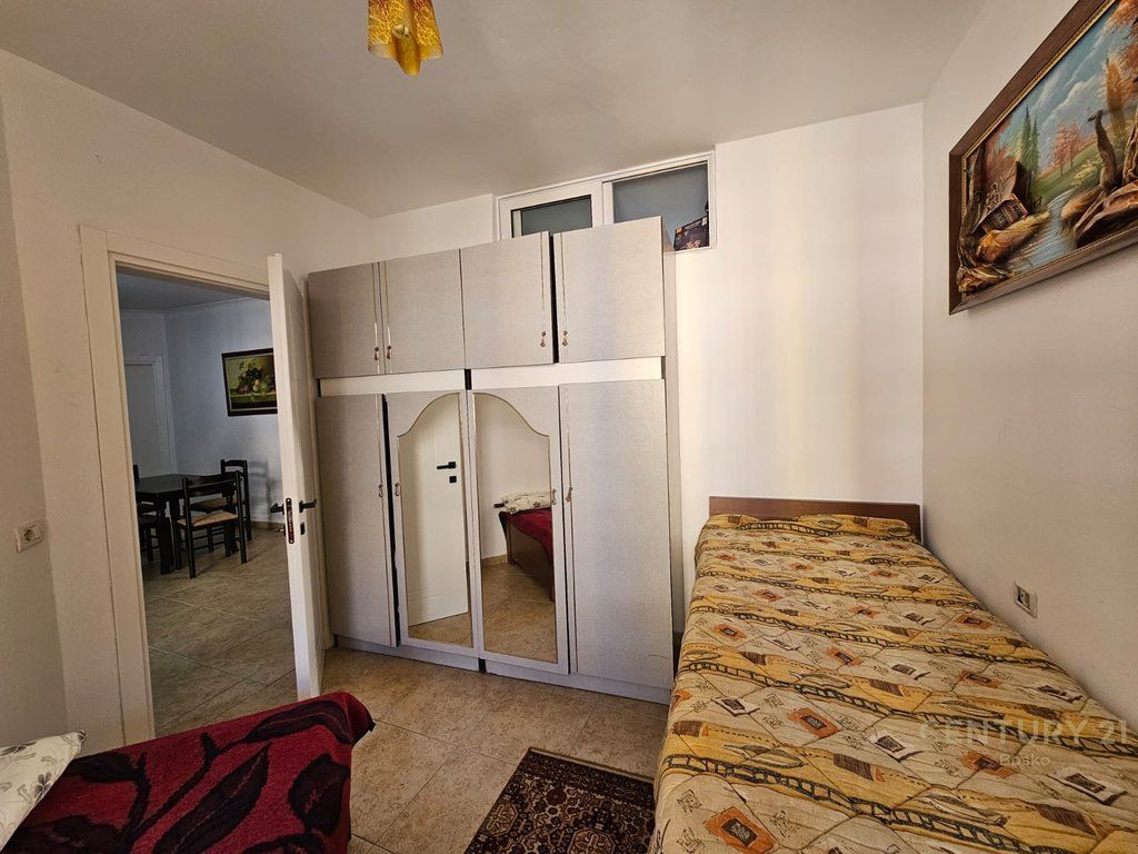 VENDESI APPARTAMENTO 1+1 ADATTATO A 2+1 A ASTIR VICINO AL BOHEM BAR