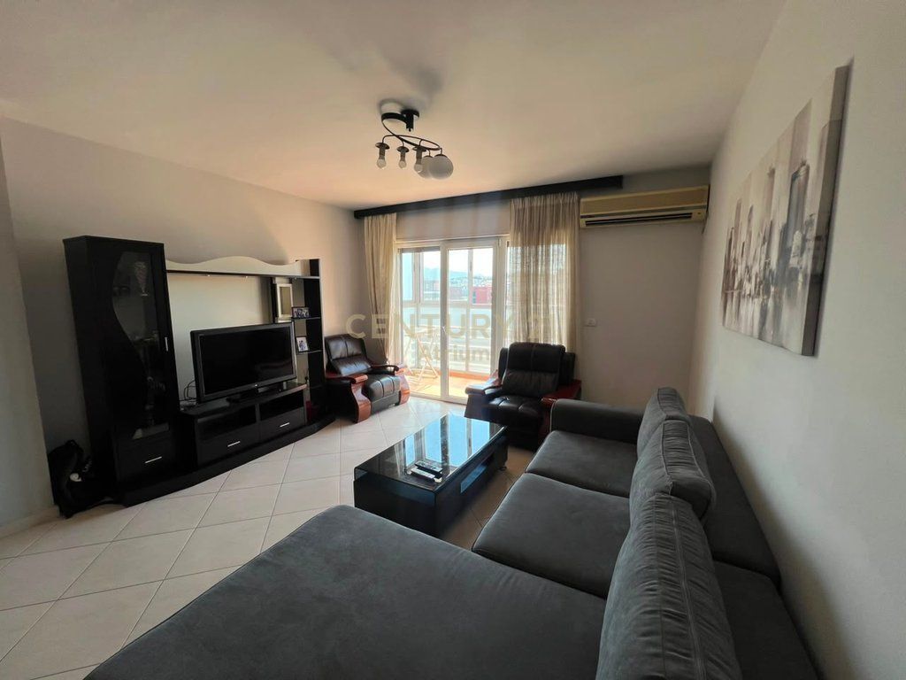 APARTAMENT 2+1 NË SHITJE | BULEVARDI ZHAN D'ARK, SHUME PRANË MATERNITETIT TË RI!!