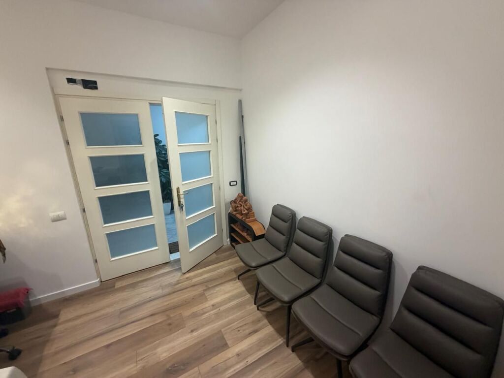 UFFICIO IN AFFITTO - VIA FREDERIK SHIROKA, PRESSO 21 DHJETORI  ID 5735