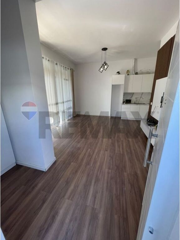 Apartament - Për Shitje - Rruga Liqeni i Thatë, Tiranë