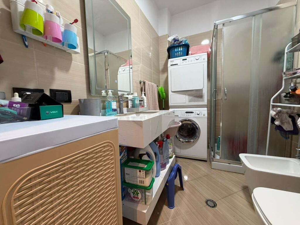 Appartamento 1+1 in vendita a Vila L ad Astir.