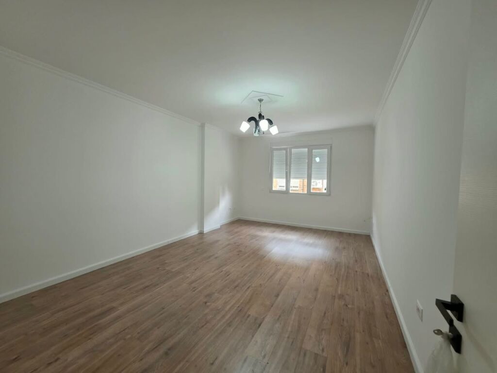 Apartament 2+1+2 ne shitje, Rruga Karl Gega !