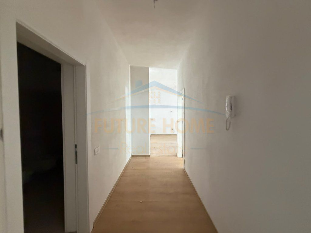 Qira, Apartament 2+1+2, Porta e Re, Sauk.