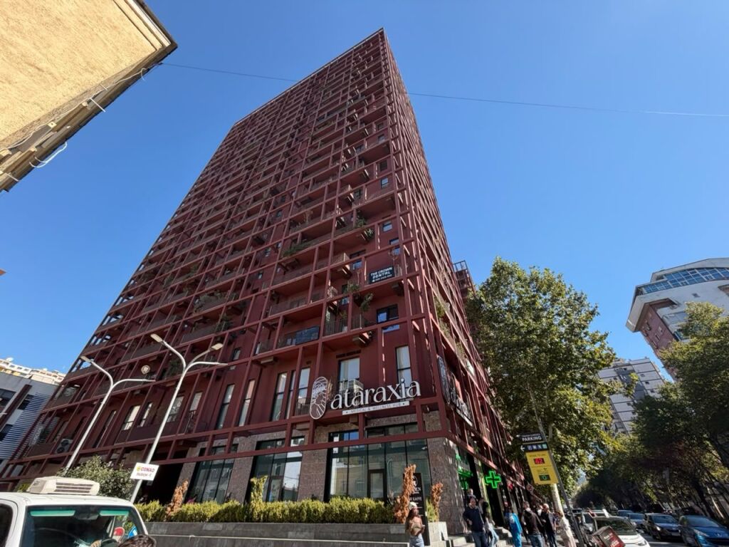 Jepet me Qira Apartament 2+1+2 bashke me post  
