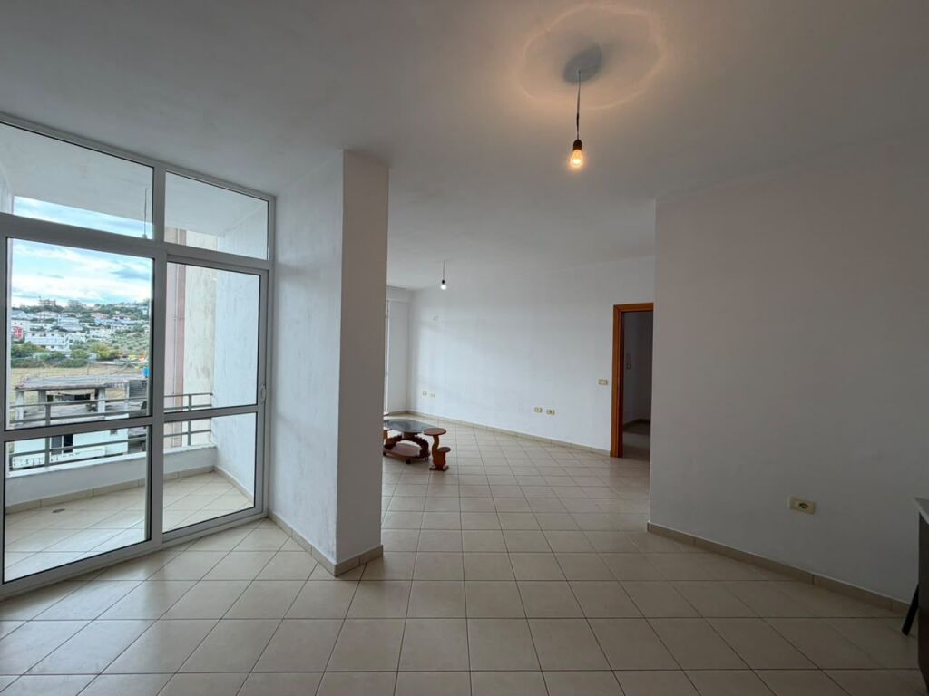 Apartament 2+1 per shitje ne Astir.