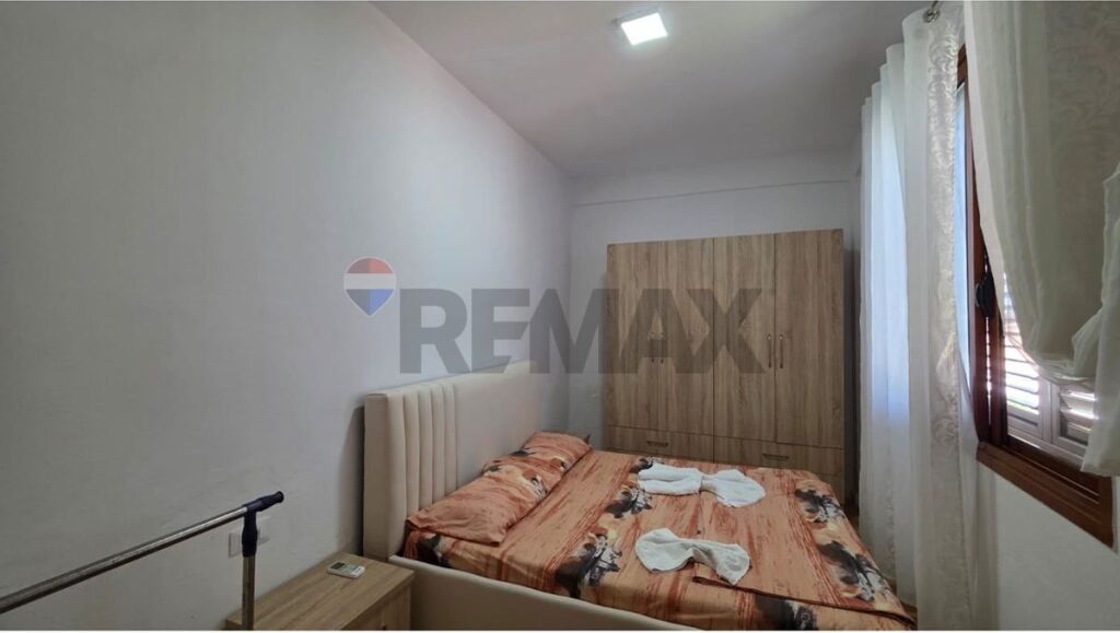 Apartament 2+1 me qera,prane Shkolles Reald