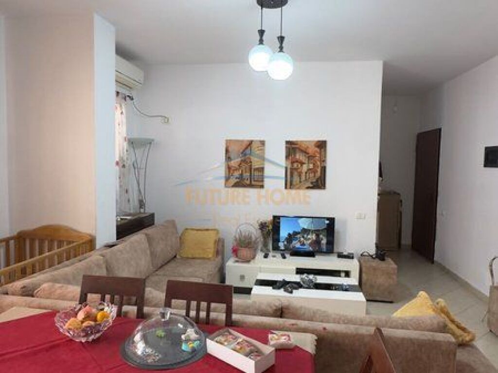 Shitet, Apartament 2+1+2 Poste Parkimi, Kodra e Diellit, Tiranë
