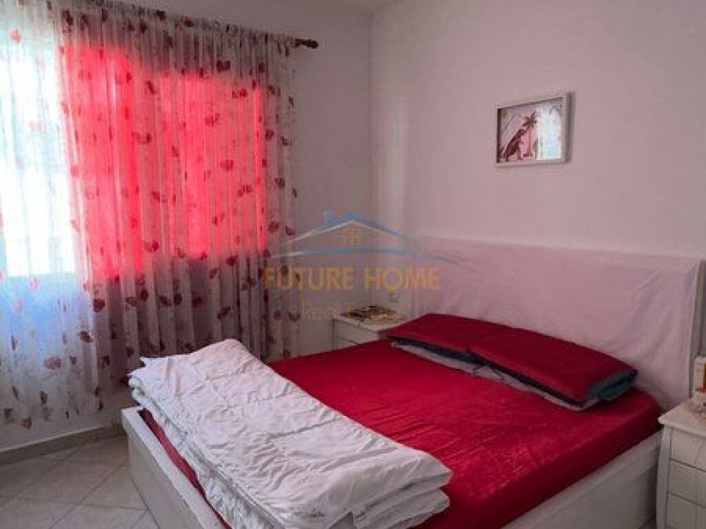 Shitet, Apartament 2+1+2 Poste Parkimi, Kodra e Diellit, Tiranë