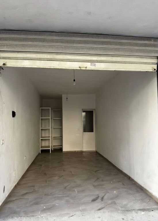 Locale commerciale in vendita nel Comune di Parigi  ID 5736