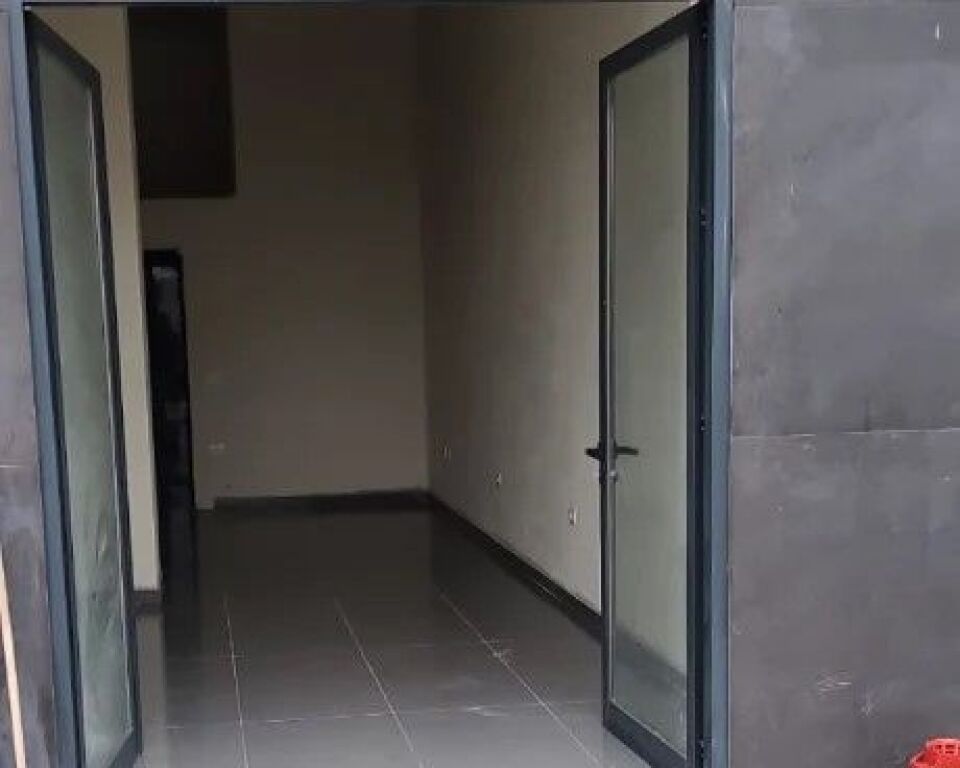 Jepet ambient biznesi tek Kompleksi Jolla , Astir , Yzberisht , Kashar .