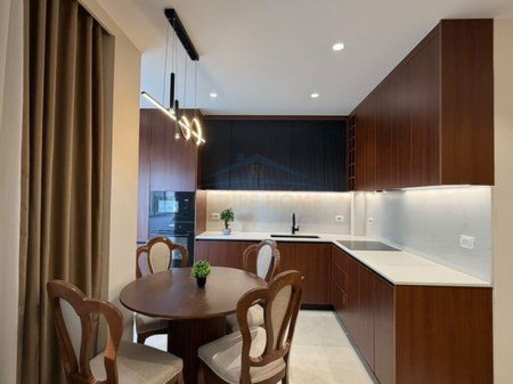 Shitet , Apartament 2+1+2 , Rruga Mine Peza , Tiranë.