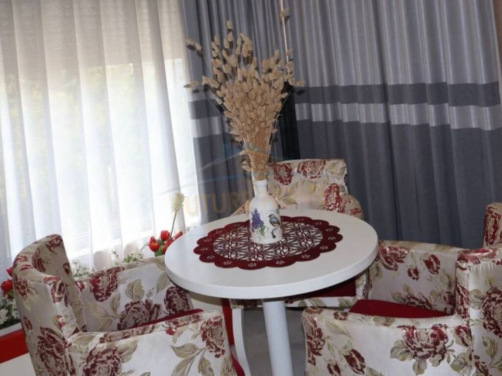 Qira,Apartament 2+1+3+Post Parkimi,midis ish Fushës së Aviacionit dhe Inxhinierisë, Tiranë.