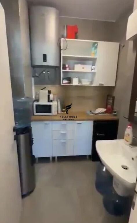 ZYRE ME QERA 90 M2 RRUGA E KOSOVAREVE 120.000 LEKE FH-96540