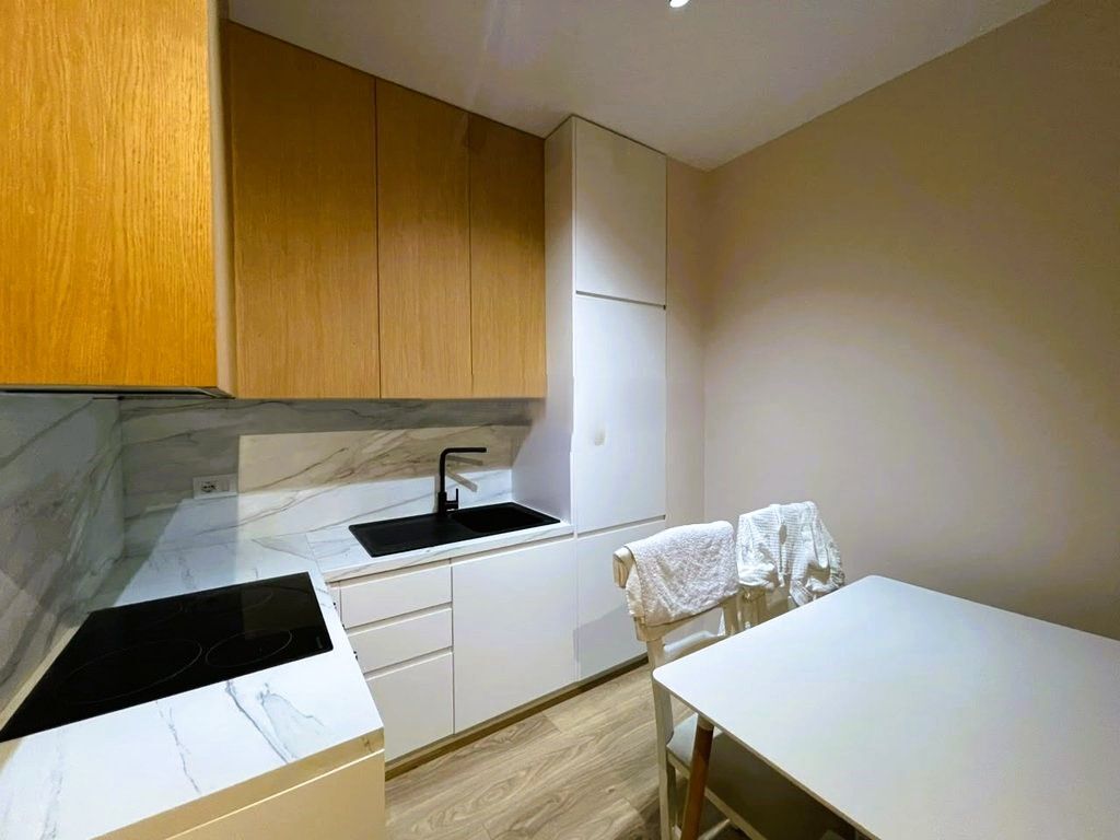 APARTAMENT 1+1 PRANE KRISTAL CENTER PER QIRA