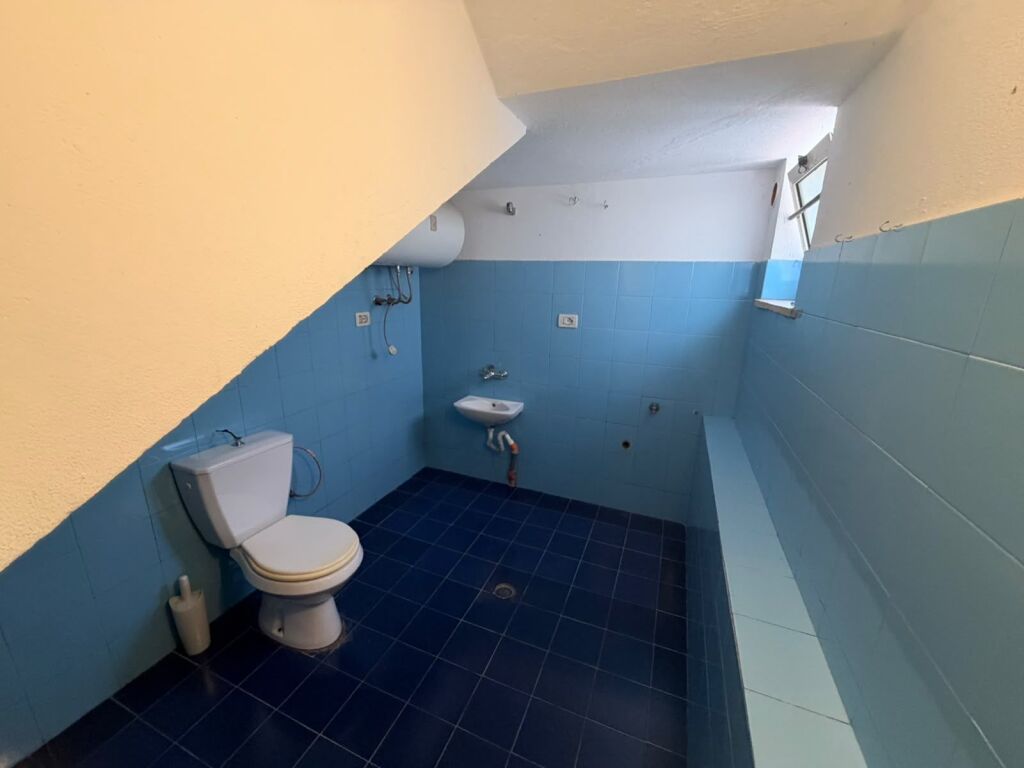 Villa su 3 piani in affitto | Kodra e Priftit