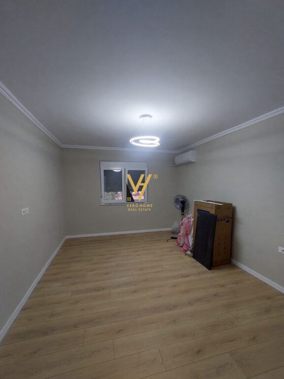 JEPET APARTAMENT 2+1 ME QERA TE ALI DEMI 80.000 LEKE