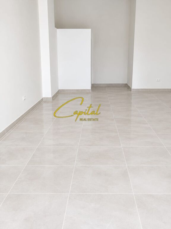 AMBIENT BIZNESI ME QIRA 45 M2 XHAMLLIKU 43.000 LEKE