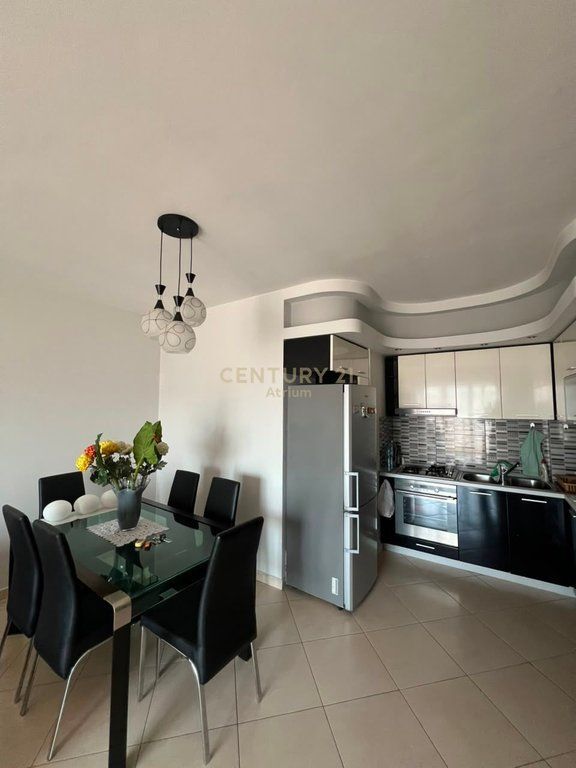 APARTAMENT 2+1 NË SHITJE | BULEVARDI ZHAN D'ARK, SHUME PRANË MATERNITETIT TË RI!!