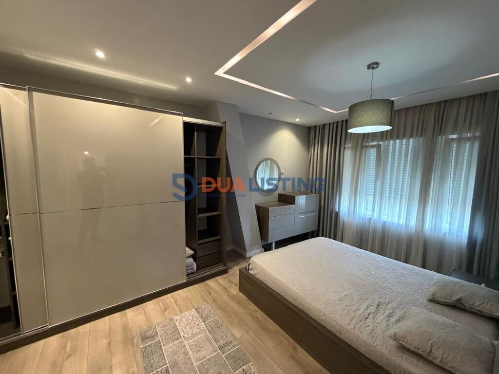 Villa moderna con piscina in affitto, Residenza Kodra e Diellit!
