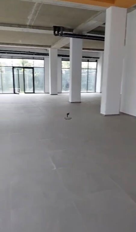 ZYRE ME QERA 455 M2 ZOGU I ZI 7.500 EURO FH-96647