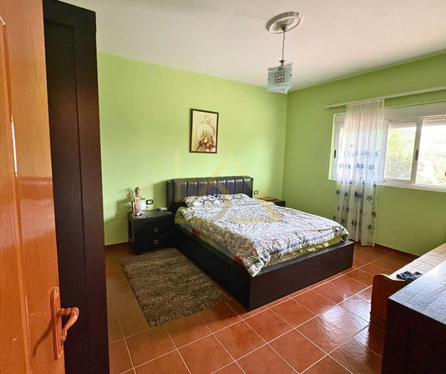 VILLA IN VENDITA – FIER