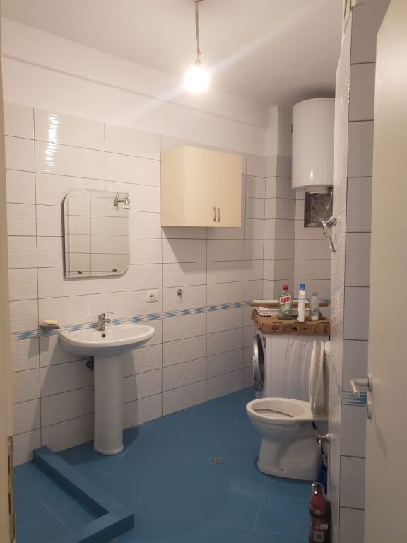 Qera | Apartament 2 + 1 | Liqeni i Thatë | 700 €/muaj