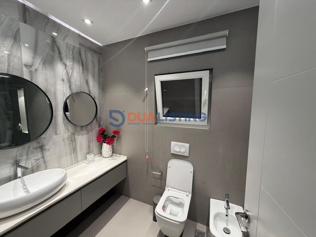 Villa moderna con piscina in affitto, Residenza Kodra e Diellit!
