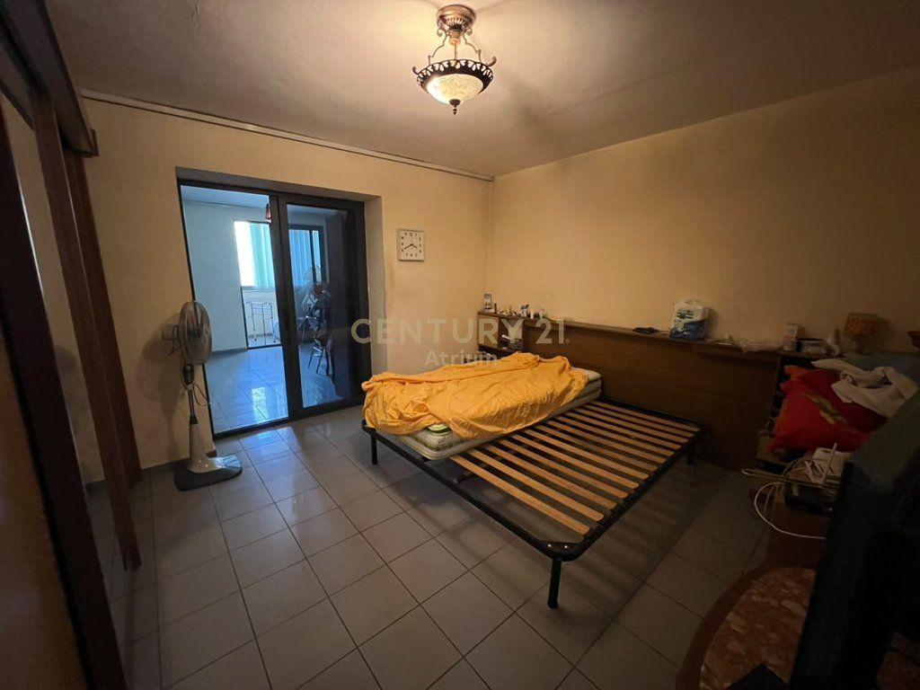 Apartament 4+1+3+2 Ballkone per shitje te Ali Demi