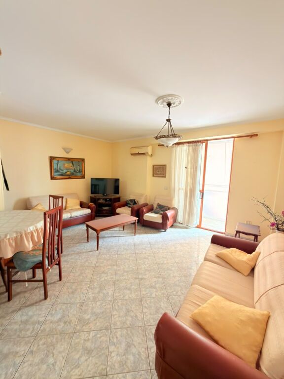 SHITET APARTAMENT 1+1 PRANE  DANUBIT, DURRES