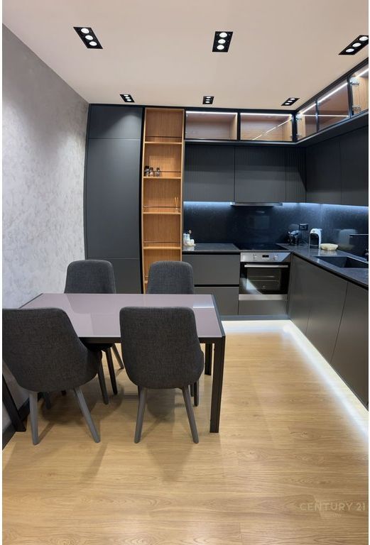 JEPET ME QIRA APARTAMENT 2+1 NE QENDER TE TIRANES! /Muaj 170,000 Lekë /Muaj