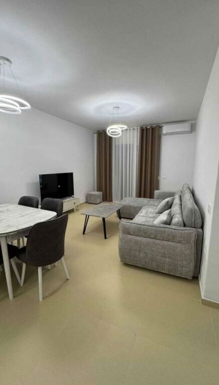 APARTAMENT 2+1 65,000 LEKE ISH PARKU I AUTOBUZAVE