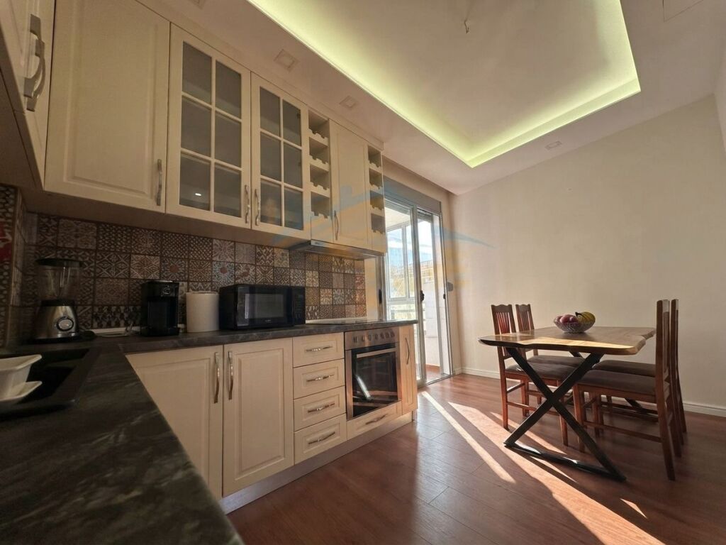 Qera, Apartament 2+1, Liqeni Thate, Tiranë.