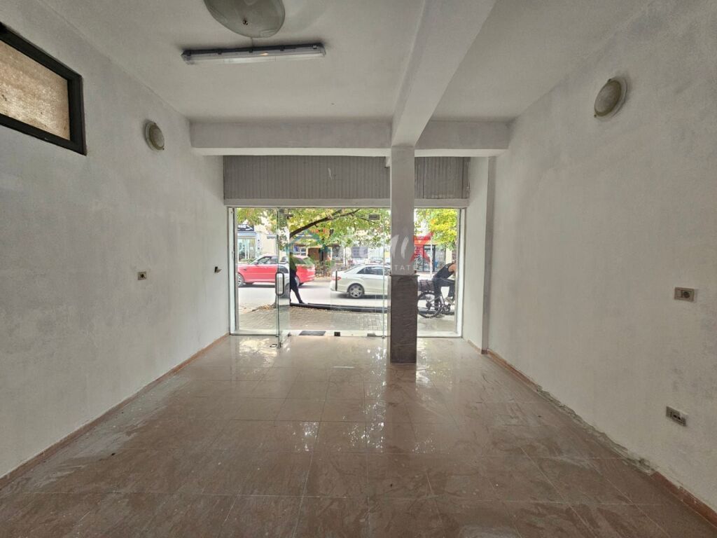 🏢 JEPET ME QIRA AMBIENT BIZNESI – RR. MUJO ULQINAKU, DURRËS