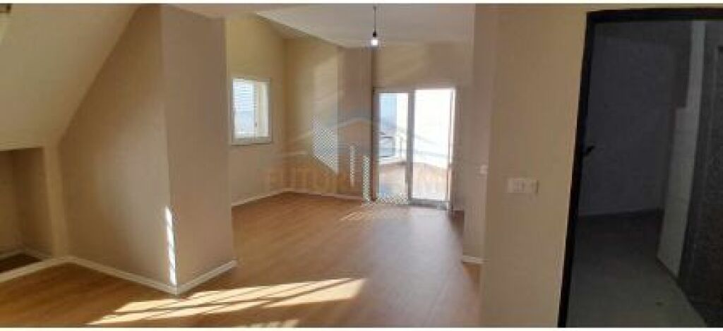 Shitet, Apartament (Duplex) ,Dajt.