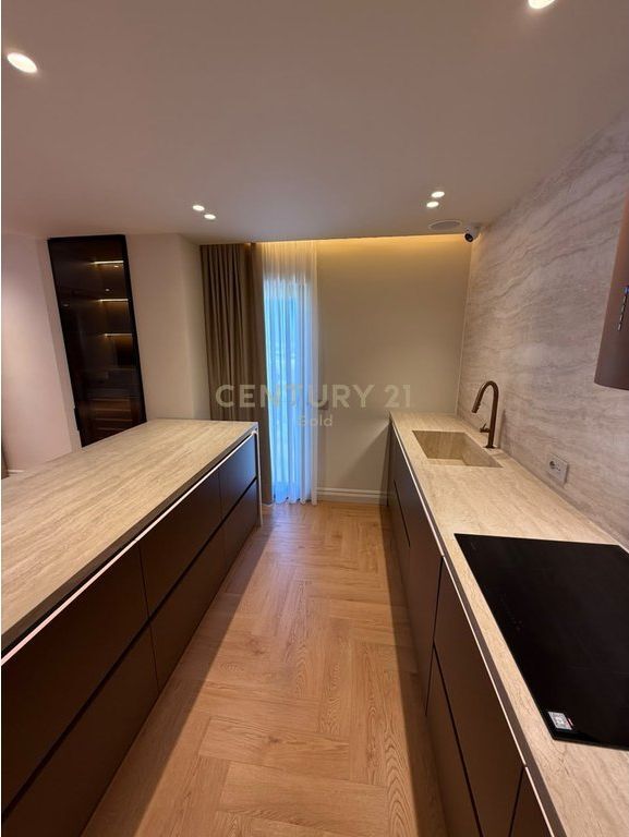 JEPET ME QERA APARTAMENT PREMIUM 2+1+2+POST PARKIMI TE KODRA E DIELLIT 2 RESIDENCE !