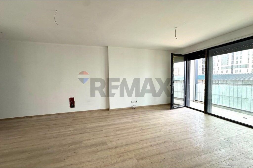 Shitet Apartament Ekskluziv 2+1 - Akses Tirana