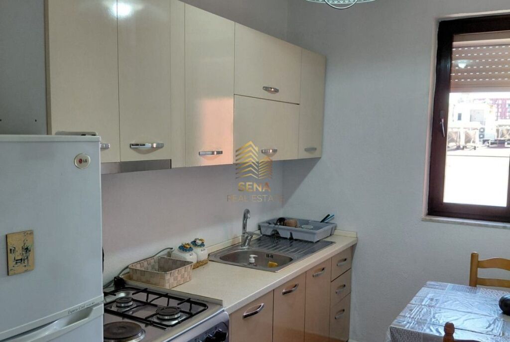 Affitto, Appartamento 2+1+Cucina separata+balcone, Vicino al Liceo – Via Elbasan, 65.000 Leke/mese