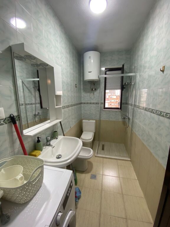 Apartament me qera 2+1