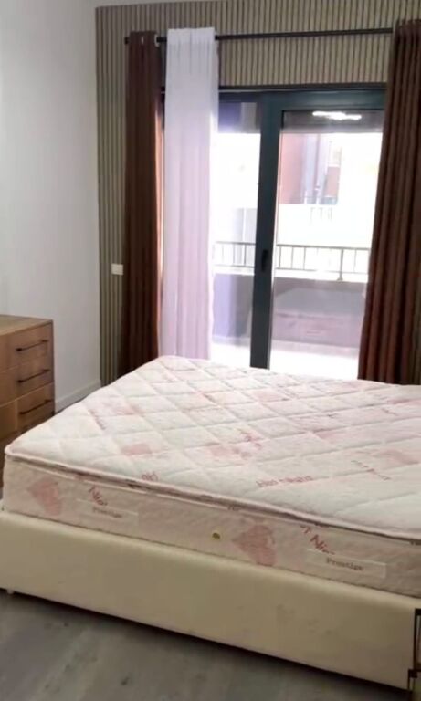 Jepet apartament 2+1+2+Post Parkimi me qira tek Rruga e Elbasanit .
